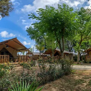 https://camping-bungalows-el-faro.es-andalucia.com